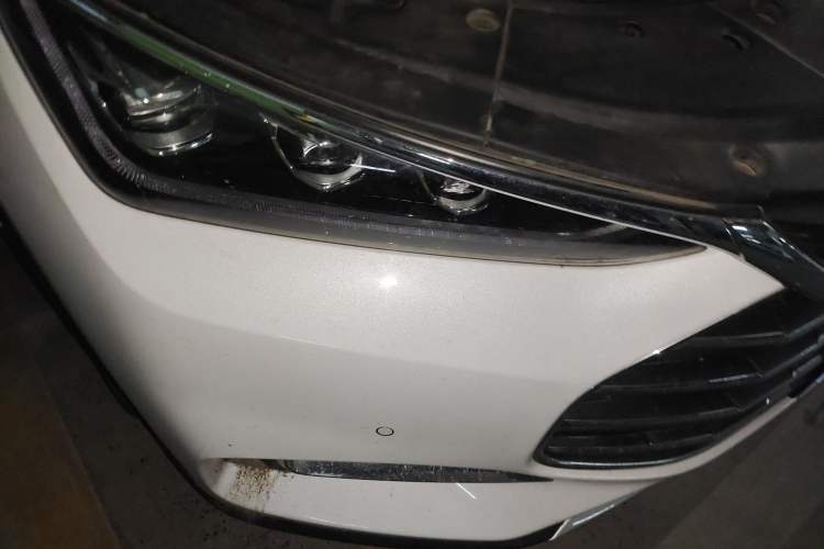 Used BYD Tang 2018 2.0T Automatic Smart Connect Prestige 7-Seater China V Standard Right Front Headlight