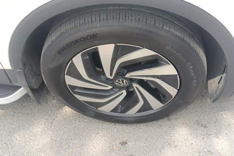 Used Volkswagen Tiguan L 2022 330TSI Automatic Two-Wheel Drive Smart Edition Right Front Wheel Hub
