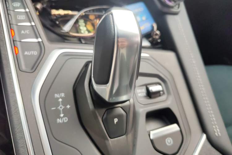 Used Lynk & Co 05 2023 2.0TD Two-Wheel Drive Shine Halo