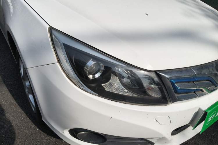 Used BYD e5 2016 300 Luxury Edition Right Front Headlight
