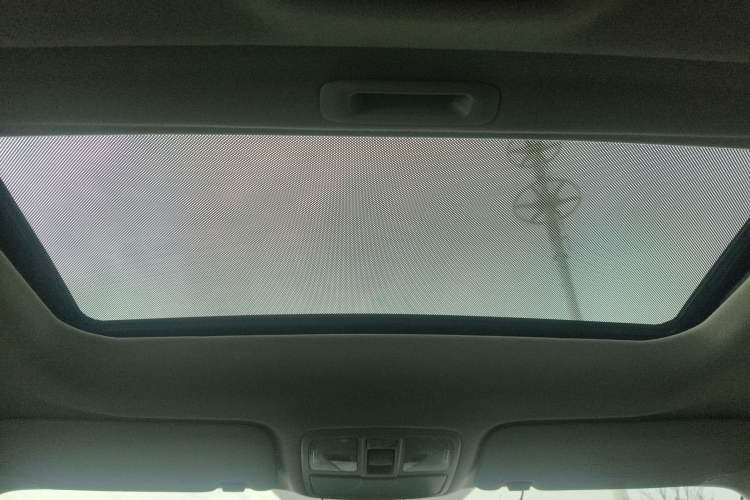 Used Hyundai ix35 2015 2.0L Automatic 2WD Smart Type China IV Headliner