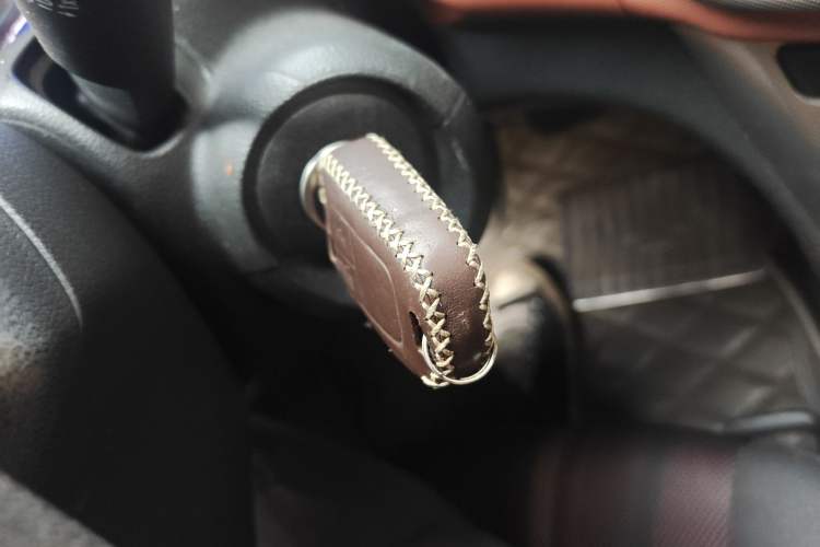 Used Chevrolet Aveo Sonic 2014 Hatchback 1.6 SX AT Fashion Edition