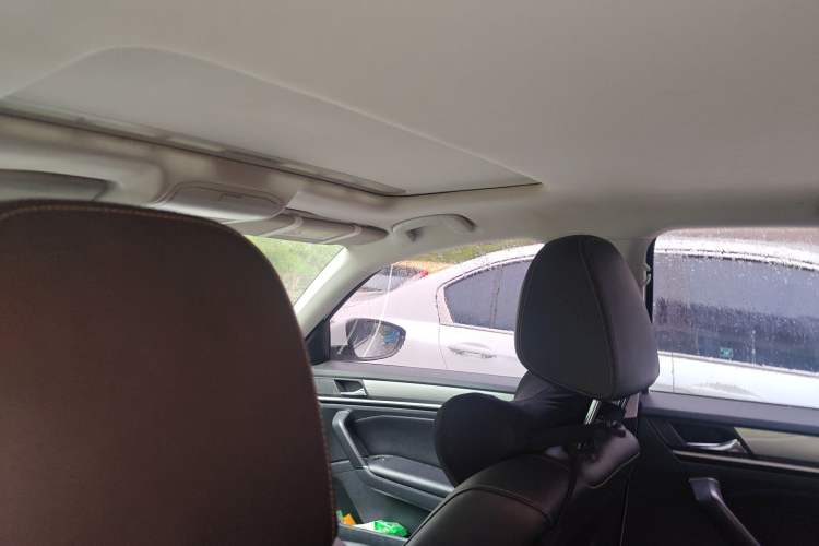 Used Volkswagen Bora 2016 1.6L Automatic Comfort Model Headliner