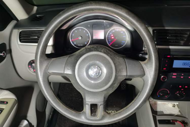 Used Volkswagen Bora 2011 1.6L Manual Fashion Edition
