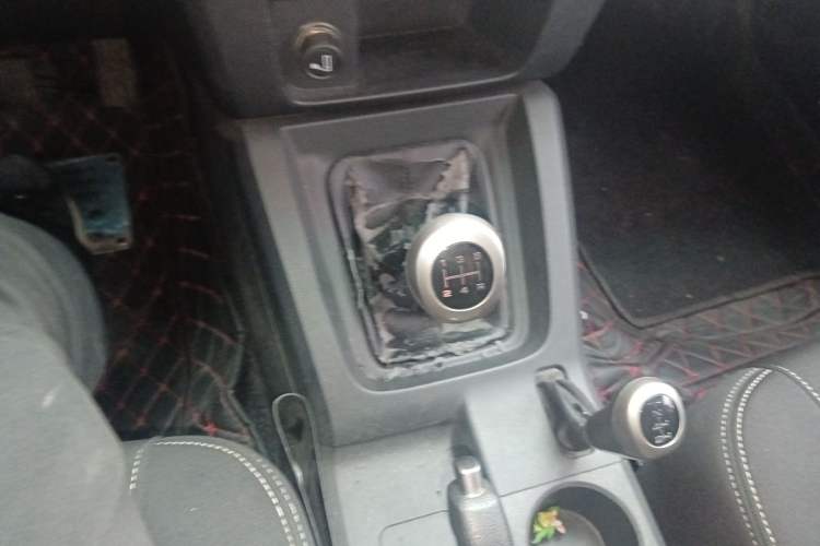 Used BAIC Off-Road BJ40 2014 2.4L Manual Cross-Country Edition Gear Lever