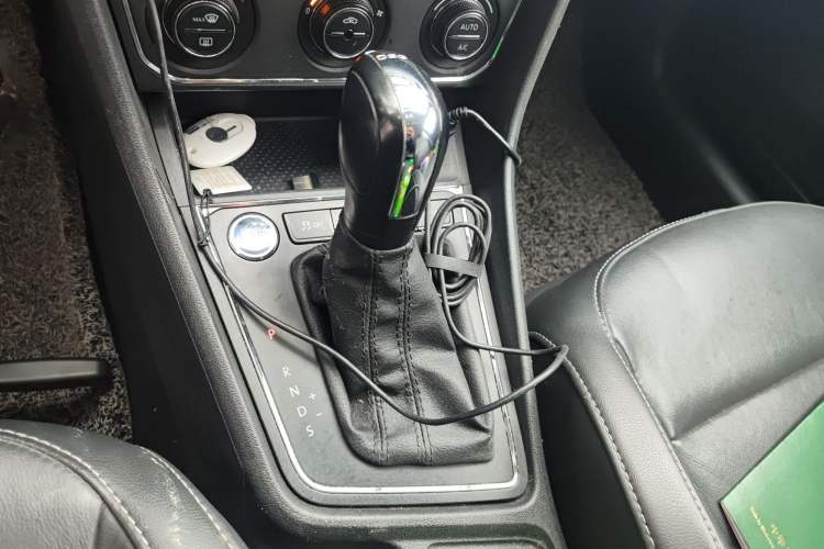 Used Volkswagen Gran Lavida 2017 230TSI DSG Comfort Edition Gear Lever
