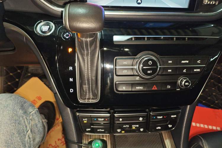 Used GAC Trumpchi M8 2020 Flagship Model 390T Deluxe Edition Gear Lever