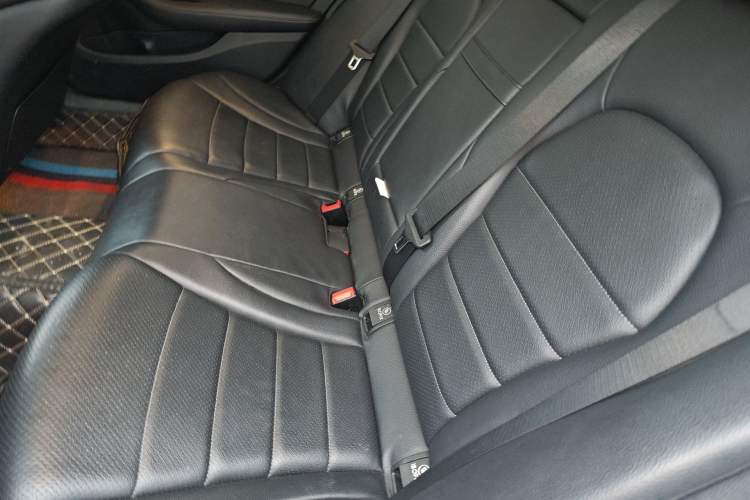 Used Mercedes-Benz C-Class 2015 Revised C 200 L Sport Edition Left Rear Seat