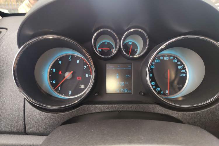 Used CHANGAN CS35 2015 1.6L Manual Luxury Model China IV Standard Instrument Cluster