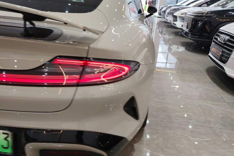 Used Xiaomi Auto SU7 2024 Four-Wheel Drive Ultra-Long Range Advanced Intelligent Driving Max Edition
