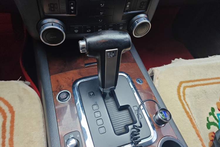 Used Volkswagen Touareg 2006 3.2L Luxury Edition Gear Lever