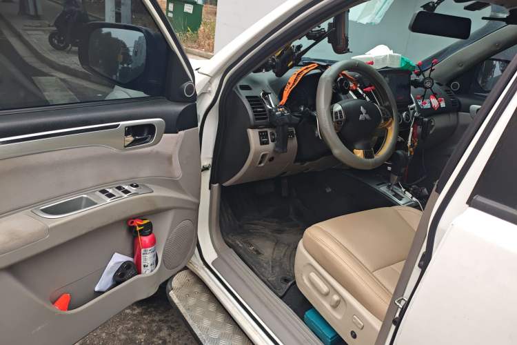 Used Mitsubishi Pajero Sport 2013 3.0L Automatic 4x4 Executive Edition