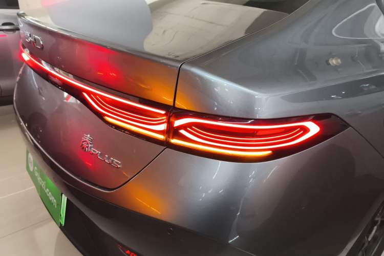 Used BYD Qin PLUS 2025 DM-i Smart Drive 55KM Leading Model
