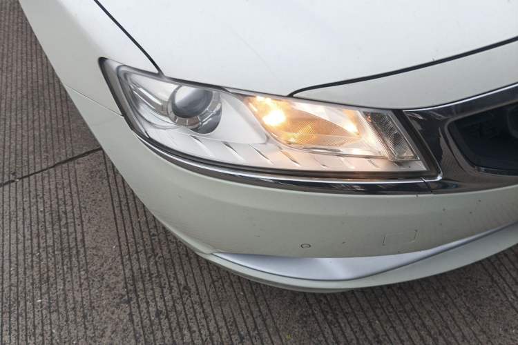 Used Geely Auto Emgrand GT 2015 1.8T Comfort Model Right Front Headlight