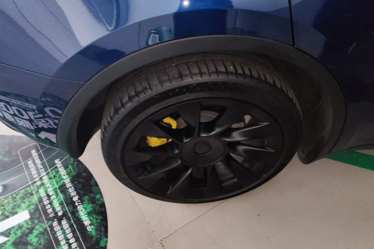 Used Tesla Model Y 2021 Long-Range All-Wheel-Drive Version 3D7