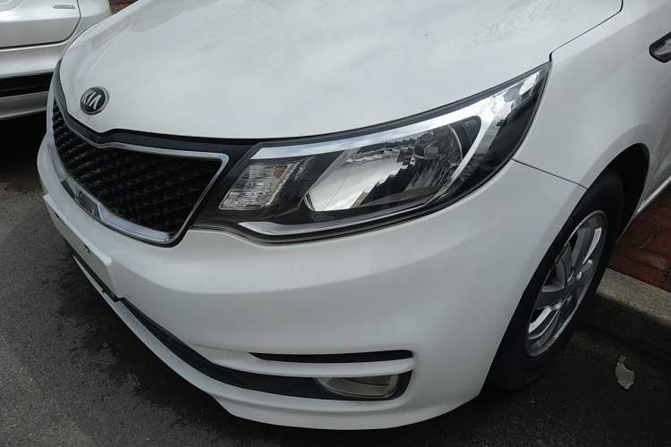 Used Kia K2 2015 Sedan 1.4L MT GLS Left Front Headlight