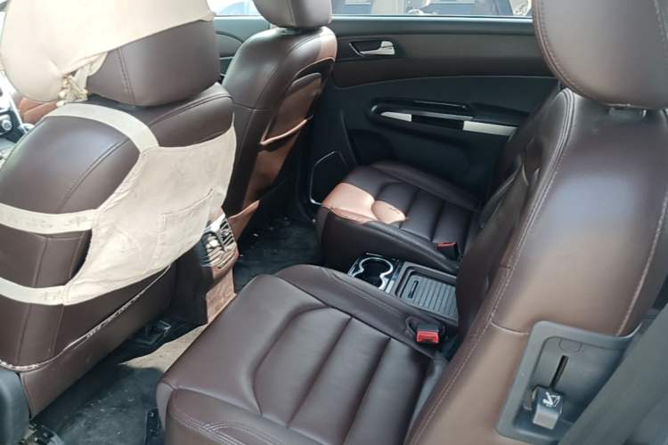 Used Haima V70 2016 2.0L Manual - Comfort Edition 6 Seats