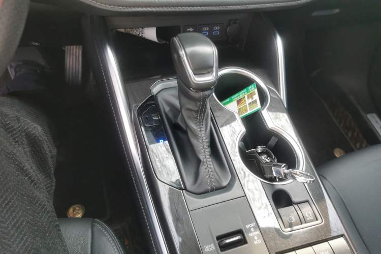 Used Toyota Crown Kluger 2022 2.5L HEV Four-Wheel Drive Luxury Edition
