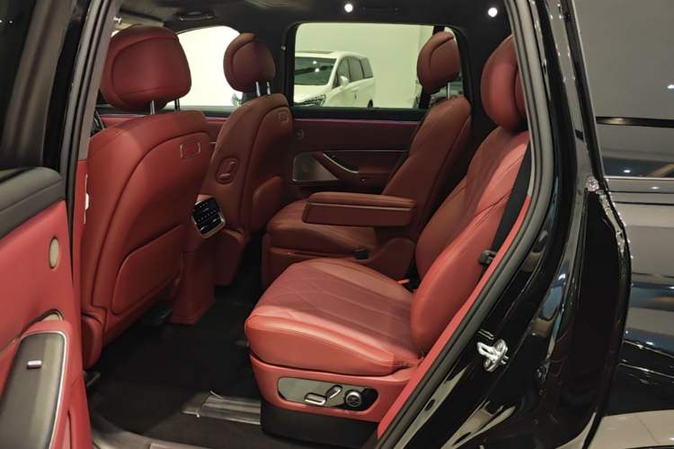 Used Hima AITO M8 2025 Extended-Range Ultra Version 53.4 kWh 6-Seater Edition
