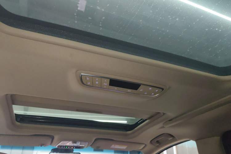 Used Buick GL8 2020 ES Land Cruiser 653T Flagship Model
