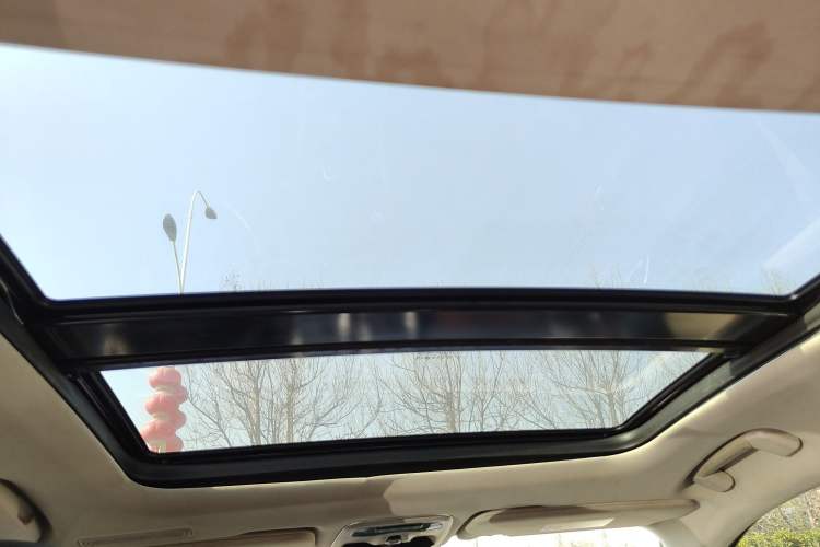 Used Lynk & Co 02 2019 High-Energy Edition 2.0T Automatic Two-Wheel Drive Zhaoban Model China VI Standard Headliner