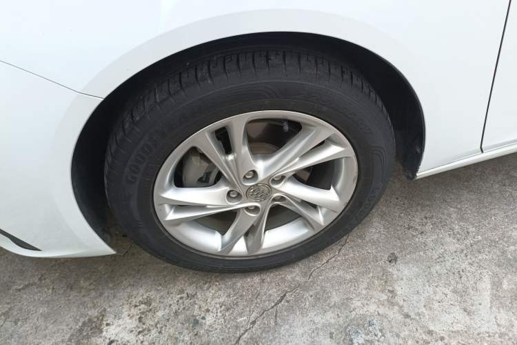 Used Buick Regal 2020 552T Luxury Version Exterior 4