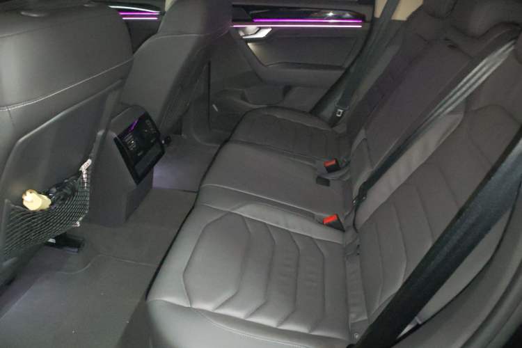 Used Volkswagen Touareg 2022 3.0 TSI Luxury Edition Black Diamond Sport Package Left Rear Seat