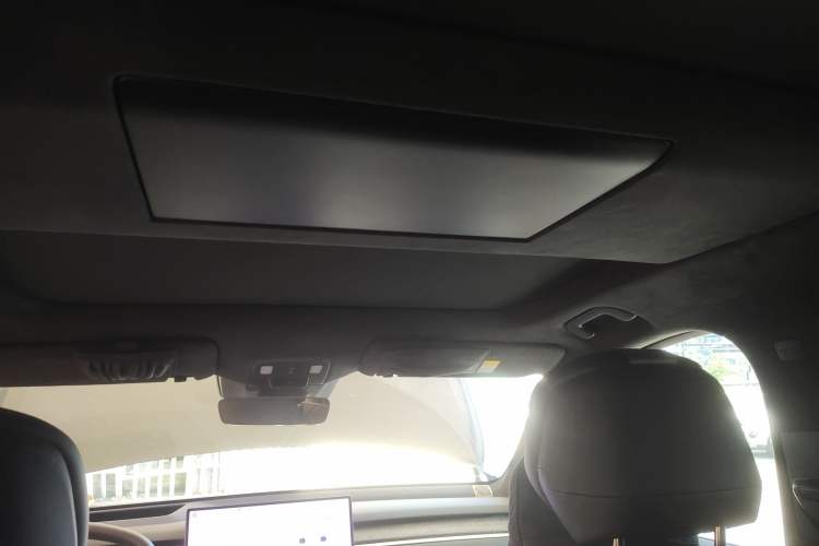 Used ONVO Luxeed L90 2025 Model—Max Six-Seater Version
