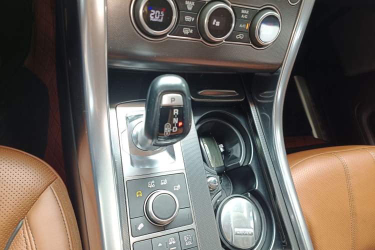 Used Land Rover Range Sport 2016 3.0 SC V6 HSE Gear Lever