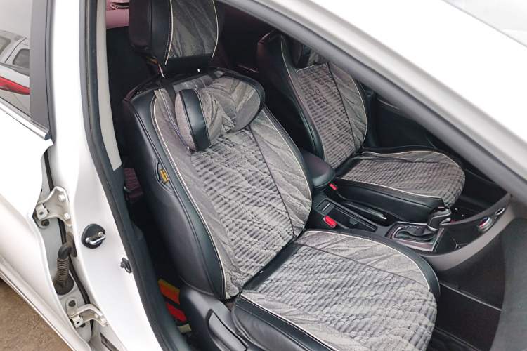 Used Hyundai Elantra (5th Generation / Langdong) 2016 1.6L Automatic Smart Version