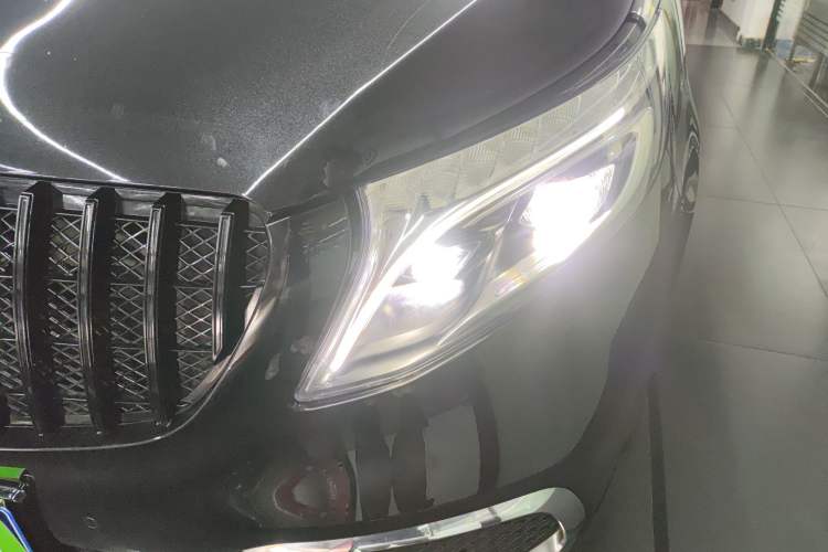 Used Mercedes-Benz V-Class 2021 V 260 L Long Wheelbase Prestige Edition Left Front Headlight