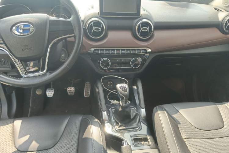 Used BAIC Changhe Q35 2016 1.5L Manual Smart Edition