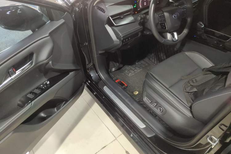 Used Toyota Camry 2024 Dual-Motor 2.0 HGVP Luxury Edition