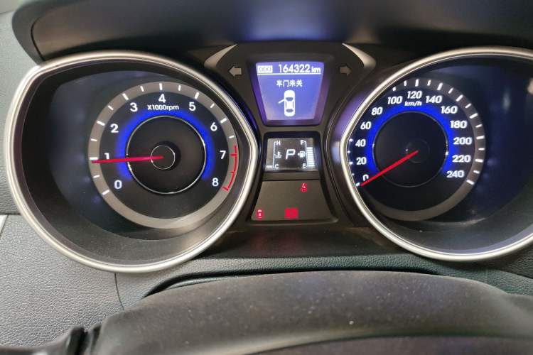 Used Hyundai Elantra (5th Generation / Langdong) 2015 1.6L Automatic Leading Model Odometer Close Up