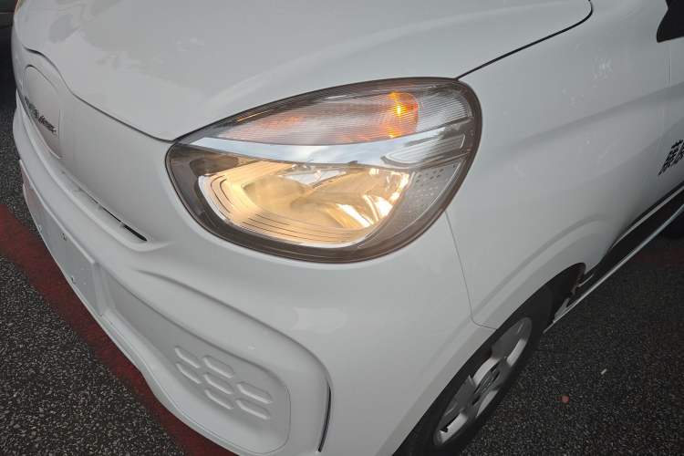 Used Roewe Clever 2021 302 km New Four-Seater Super-Efficient Version