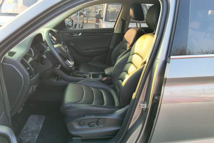 Used Skoda Kodiaq 2019 TSI330 7-Seater Two-Wheel-Drive Luxury Enjoyment Edition China V Emission Standard
