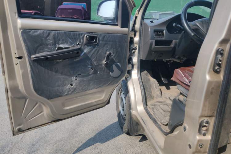 Used Wuling Rongguang 2019 1.5L Extended-Body Van Base Model with 2 Seats Driver Seat