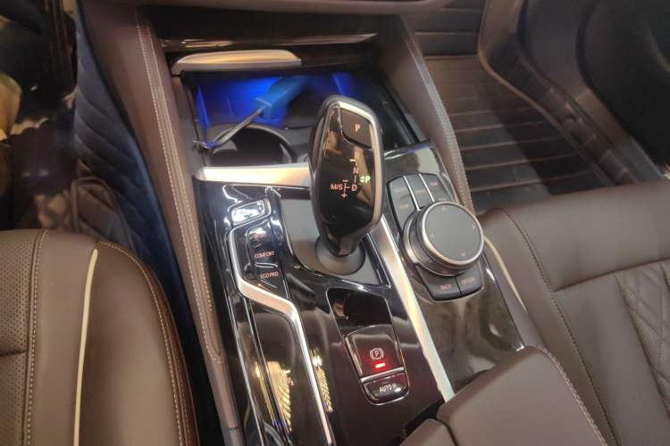 Used BMW 5 Series 2022 Restyled 525Li Luxury Package Gear Lever