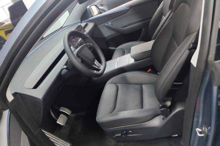 Used Tesla Model Y 2025 Rear-Wheel-Drive Version Left Front Seat
