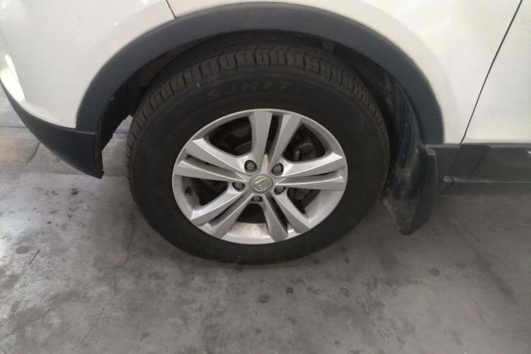 Used HYOSOW S3 2016 1.5L Manual Luxury Edition China IV Emission Standard Left Front Wheel Hub