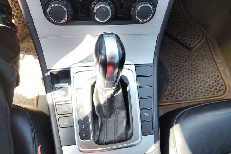 Used Volkswagen Magotan 2013 1.8TSI Premier Model Gear Lever