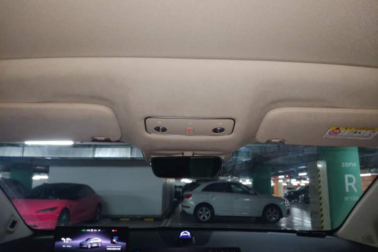 Used Hima Luxeed R7 2024 All-Electric 802 km Max Headliner