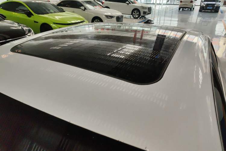 Used Hongqi H9 2022 2.0T Smart Connect Flagship Edition Roof