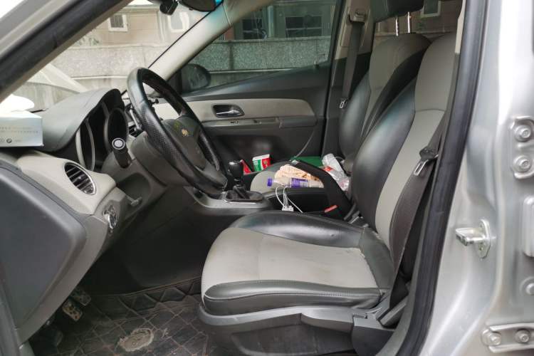 Used Chevrolet Cruze 2013 1.6L SL MT Left Front Seat