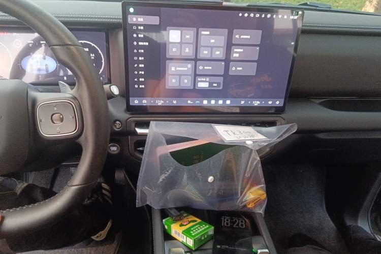 Used Tank 300 2025 2.0T Challenger Audio And AC Panel