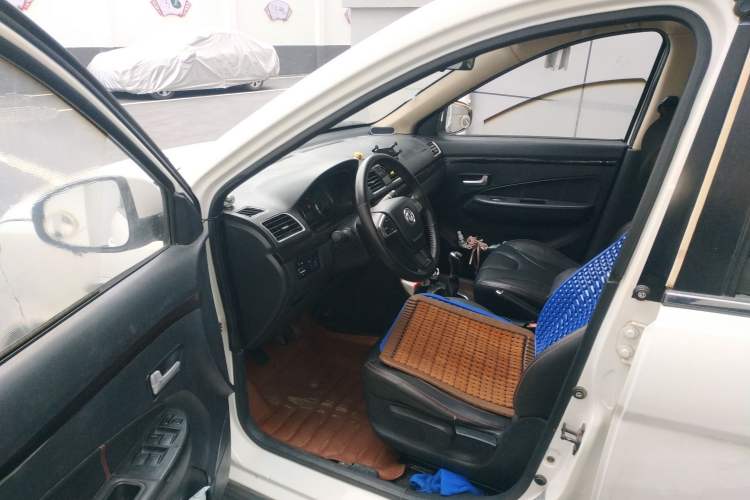 Used Dongfeng Fengon 370 2016 1.5L Manual Luxury 7-Seater
