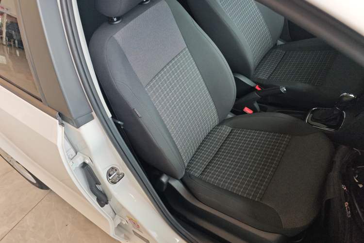 Used Volkswagen Polo 2016 1.6L Automatic Comfort Model Right Front Seat