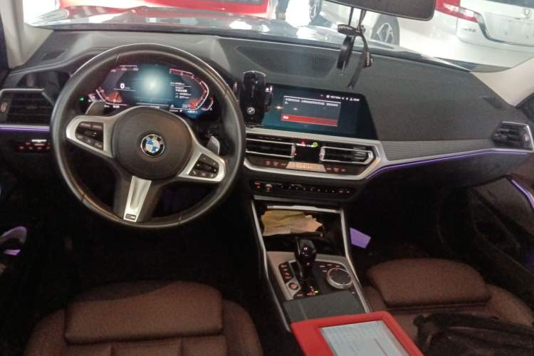 Used BMW 3 Series 2020 Restyled 325i M Sport Night Edition Package Center Console