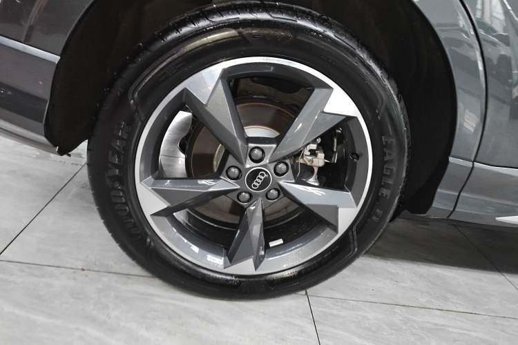 Used Audi Q3 2023 35 TFSI Fashion Dynamic Model (1.5T)
