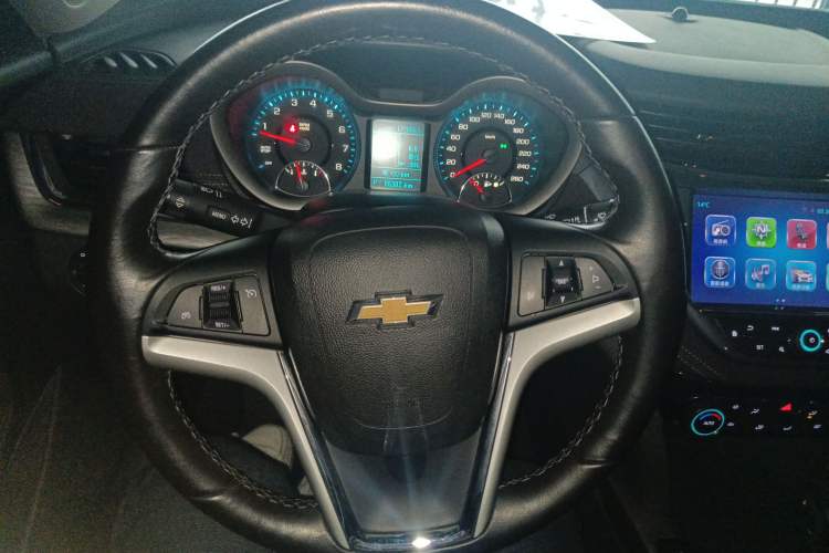 Used Chevrolet Malibu 2017 1.5T Automatic Luxury Edition Steering Wheel